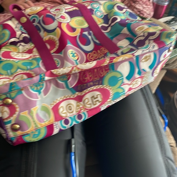 Coach duffle bag multi color. Very nice and clean - Picture 8 of 10